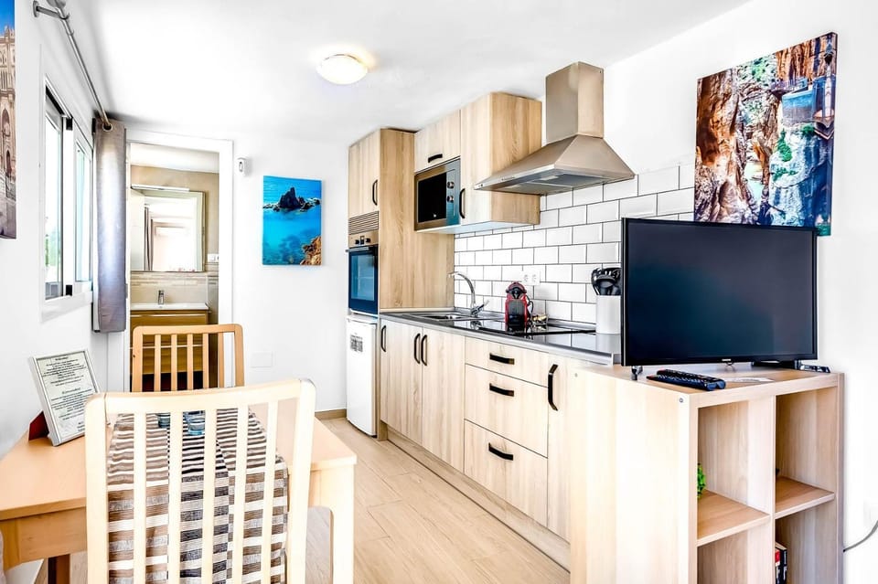 Kitchen or kitchenette, Living room