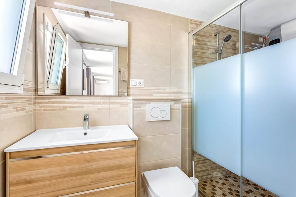 Bathroom, Living room