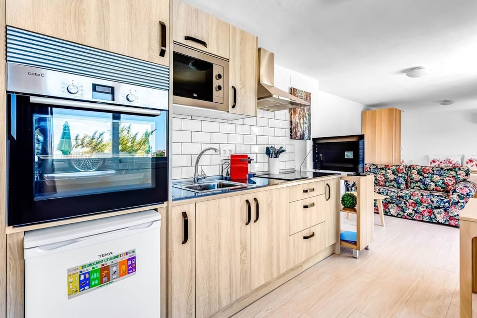 Kitchen or kitchenette, Living room