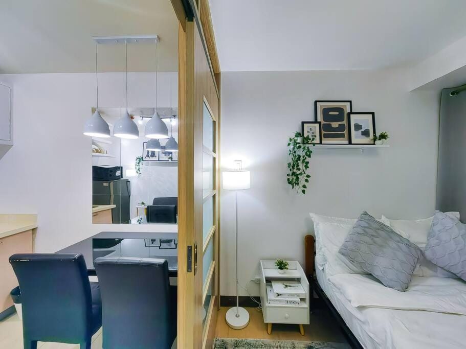 Citispace 1BR Condotel Suite at Ridgewood Towers Near BGC Airport #RW03A Apartment in Makati