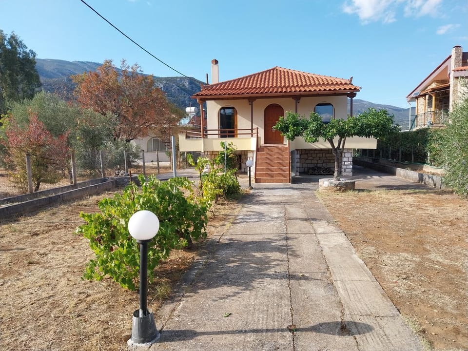 Property building, Facade/entrance, Garden