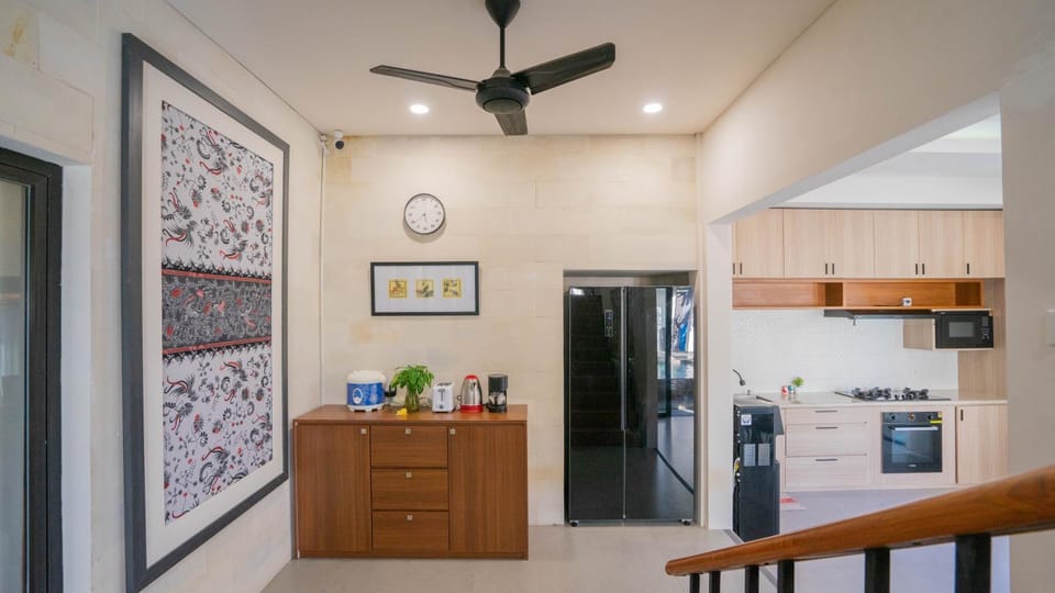 Kitchen or kitchenette, oven, stove
