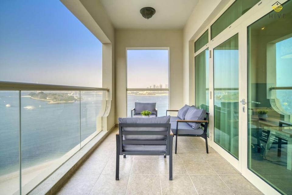 Gorgeous 2 Bedroom Apartment With Sea Views Apartment in Dubai