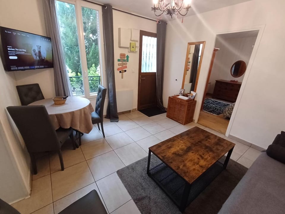 Votre Petite Maison Apartment in Île-de-France