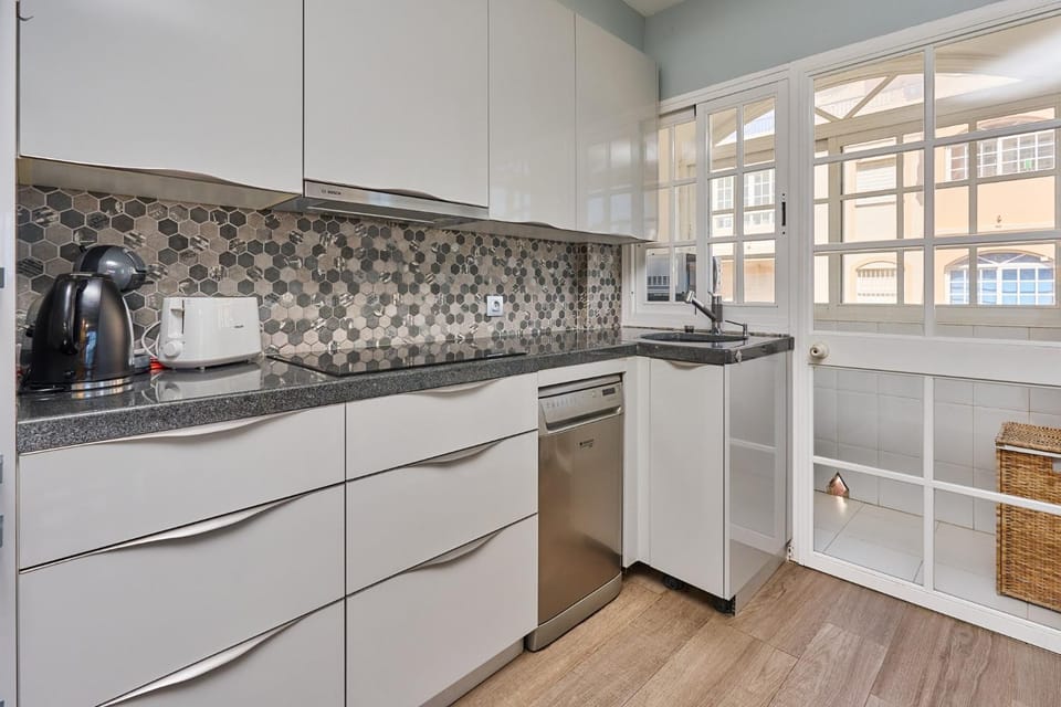 Kitchen or kitchenette, Living room