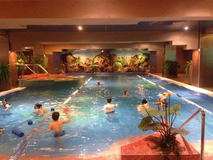 Swimming pool