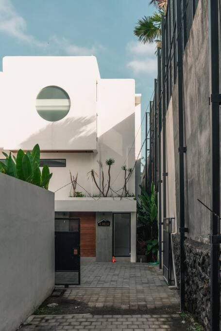 KL Villa in Pererenan Villa in North Kuta