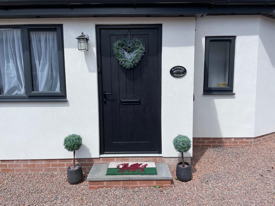 Property building, Facade/entrance