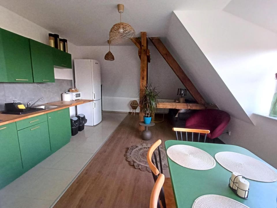 Kitchen or kitchenette, Seating area, Dining area