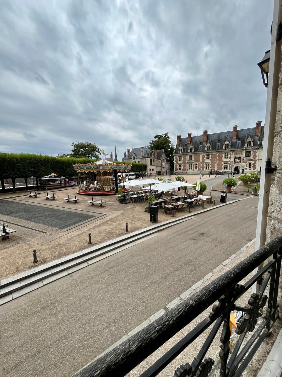 Neighbourhood, City view, Landmark view, Street view, Location