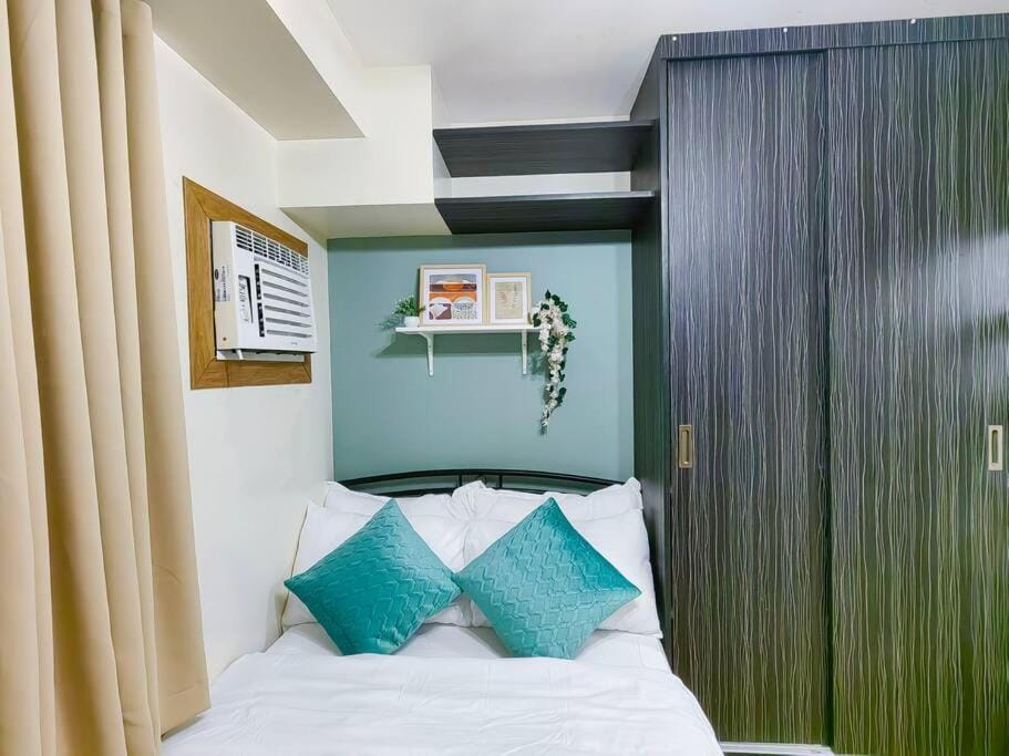Citispace 1BR Condotel Suite at Ridgewood Towers Near BGC Airport #RW06A Apartment in Makati