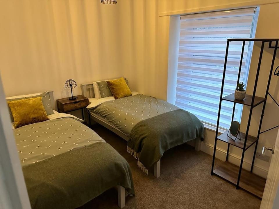 Stylish Miners Cottage, Treorchy, Rhondda Apartment in Wales