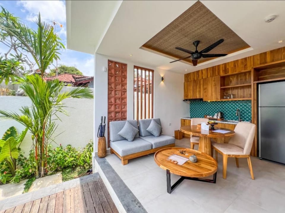 Kitchen or kitchenette, Living room, Dining area, kitchen