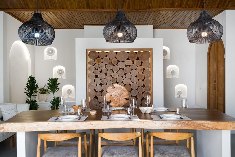 Seating area, Dining area