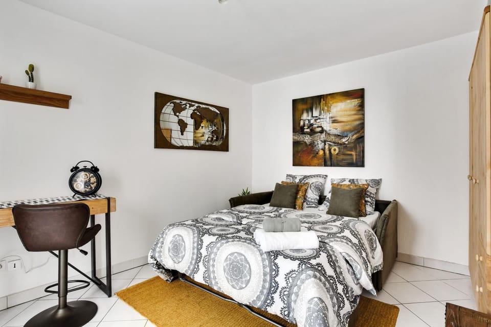Bed, Photo of the whole room, Bedroom