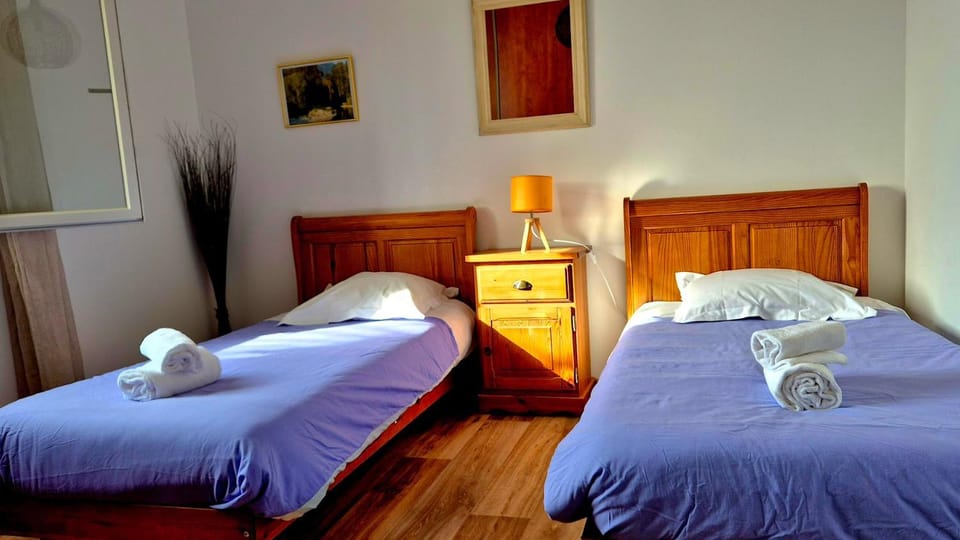 Property building, Living room, Bedroom