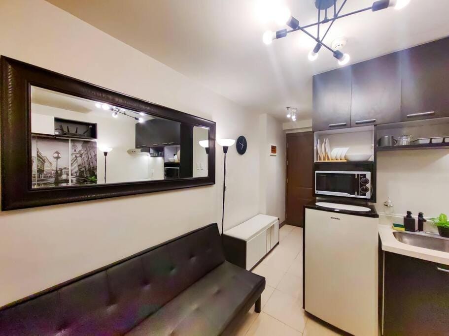 Citispace 1BR Condotel Suite at Ridgewood Towers Near BGC Airport #RW07A Apartment in Makati