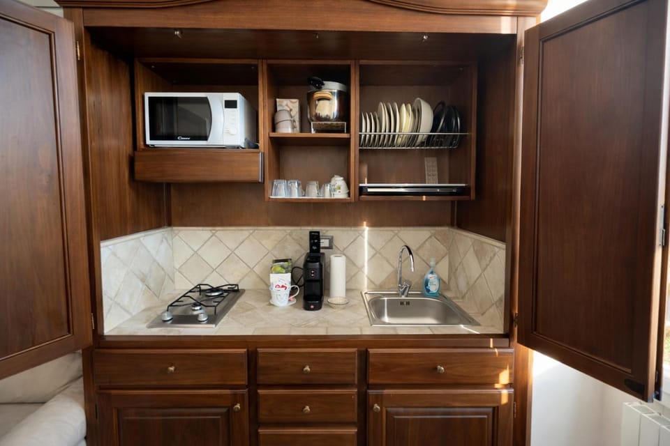 Coffee/tea facilities, Kitchen or kitchenette, minibar, pet friendly, stove, toaster