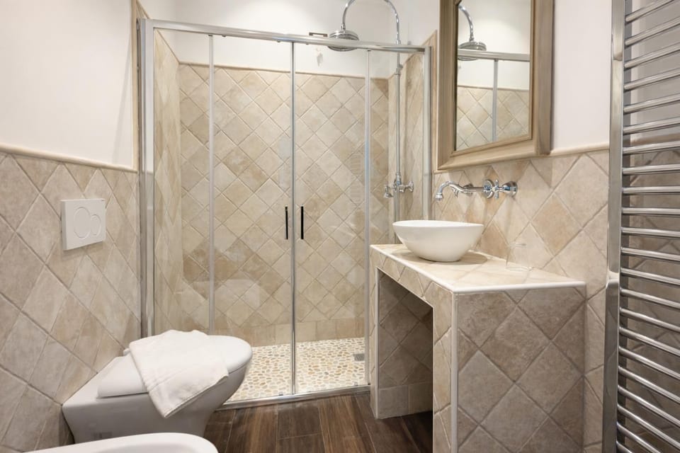 Shower, Toilet, Bathroom, bidet, towels