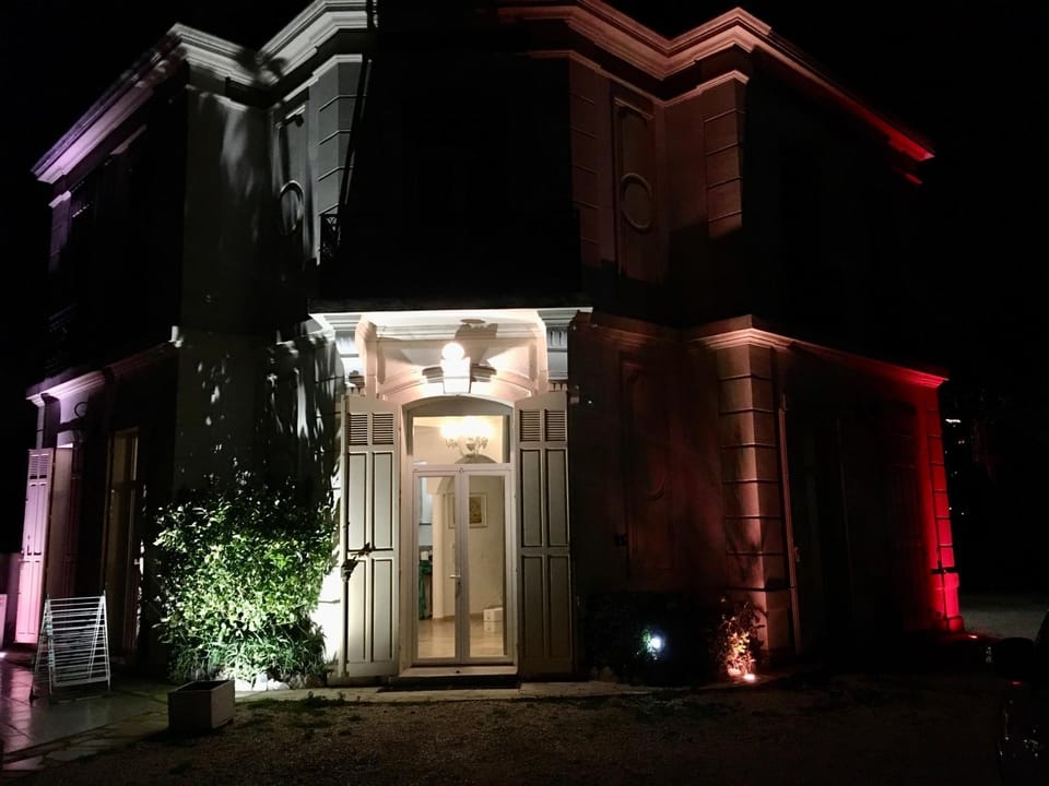 Mes nuits au château au domaine du pressoir Bed and Breakfast in French Riviera