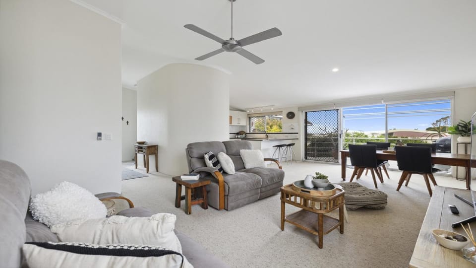 TV and multimedia, Living room, Other, Seating area, Dining area