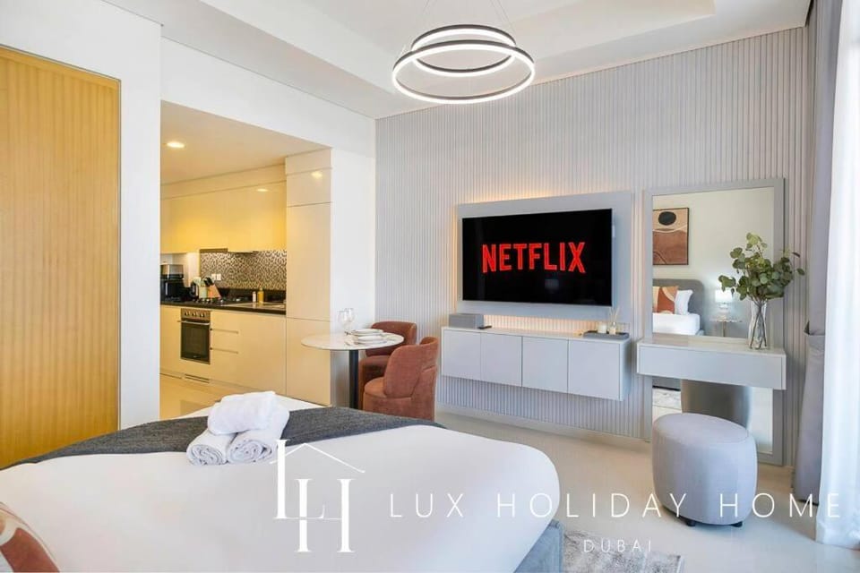 Bed, TV and multimedia, Photo of the whole room