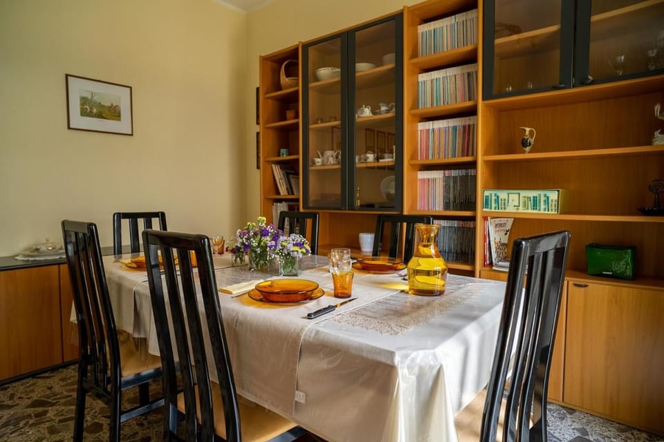 Library, Dining area, Food
