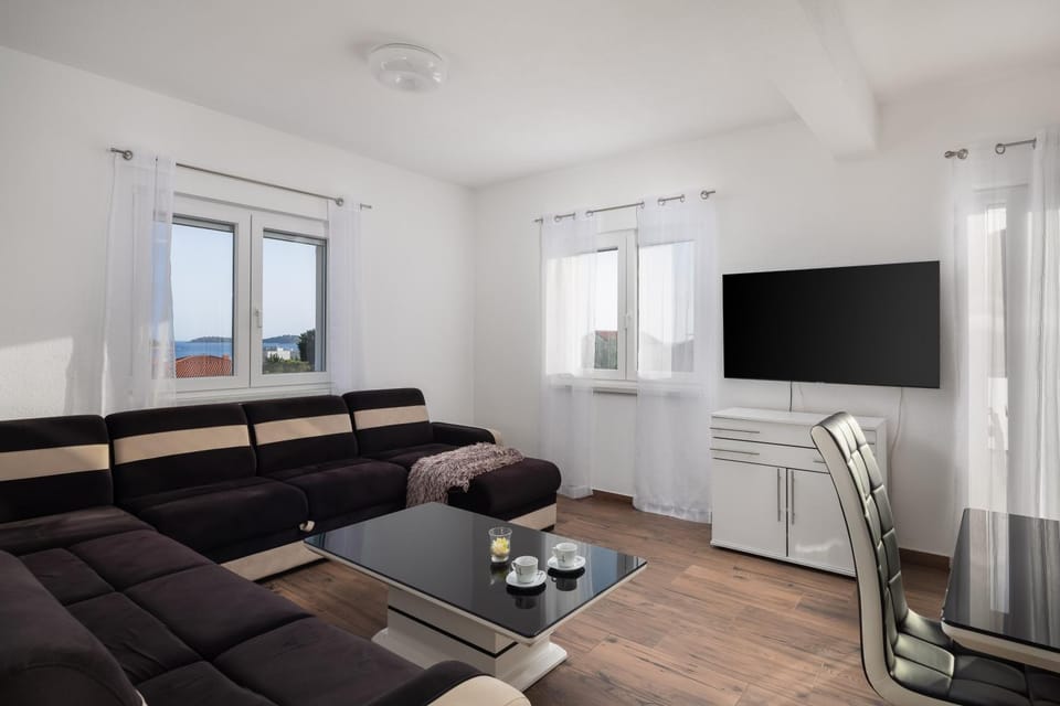 Villa Laura Apartments Apartment in Šibenik-Knin County, Croatia