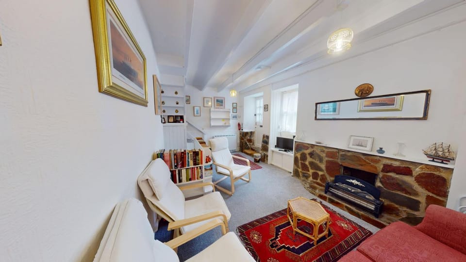 Property building, TV and multimedia, Living room, Seating area
