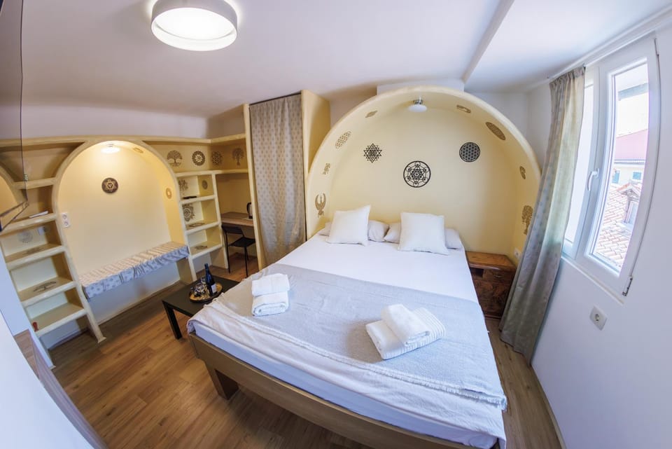 Bed, Bedroom
