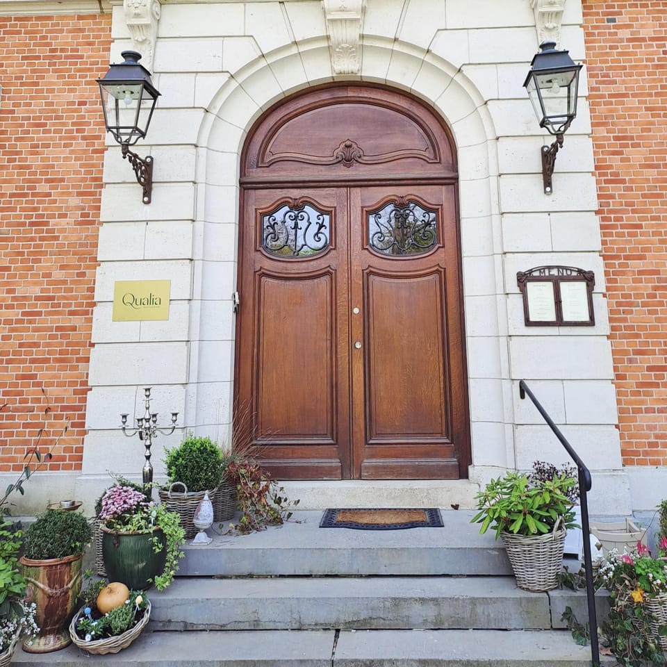 Facade/entrance, Day