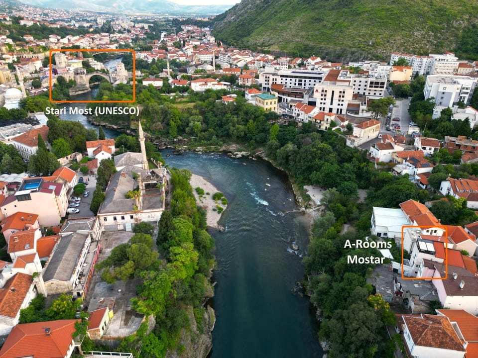 Neighbourhood, City view, River view, Location