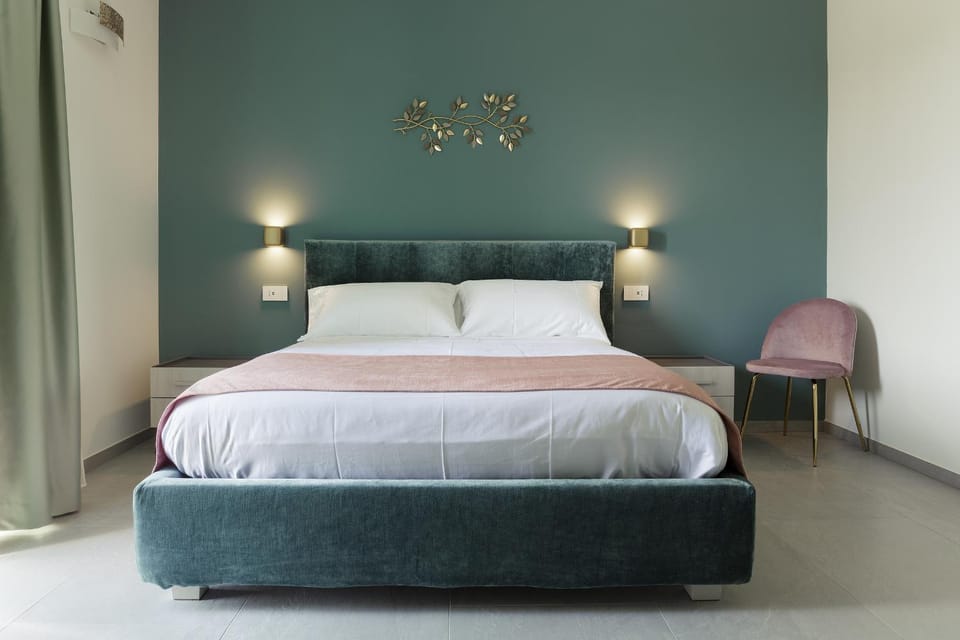 Bed, Internal: Not applicable to any particular room