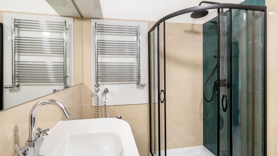 Shower, Bathroom, towels