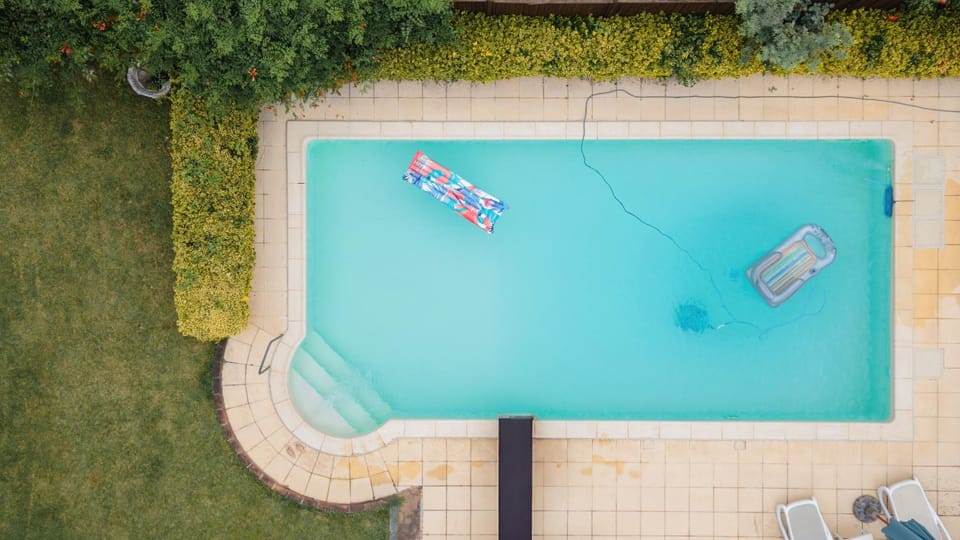 Property building, Swimming pool