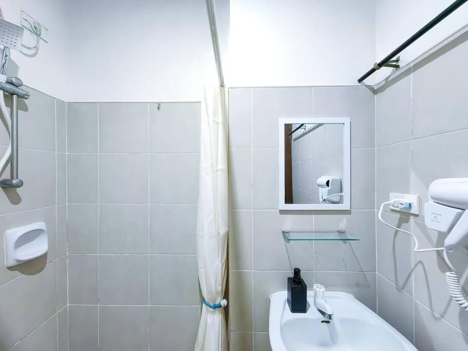 Citispace 1BR Condotel Suite at Ridgewood Towers Near BGC Airport #RW09A Apartment in Makati