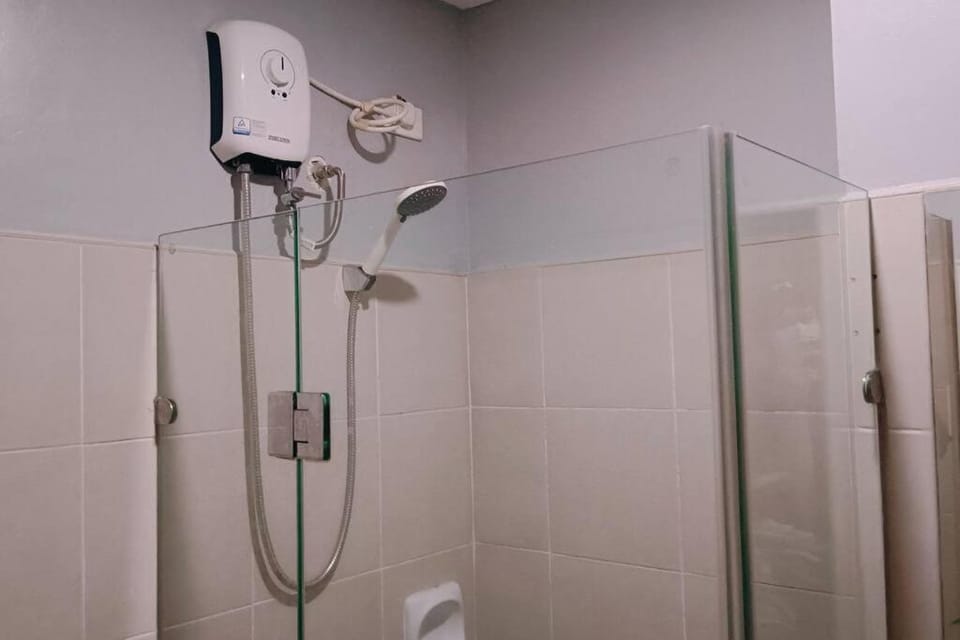 Citispace 1BR Condotel Suite at Ridgewood Towers Near BGC Airport #RW10A Apartment in Makati