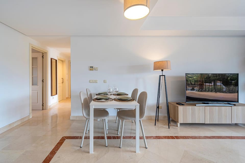 TV and multimedia, Dining area