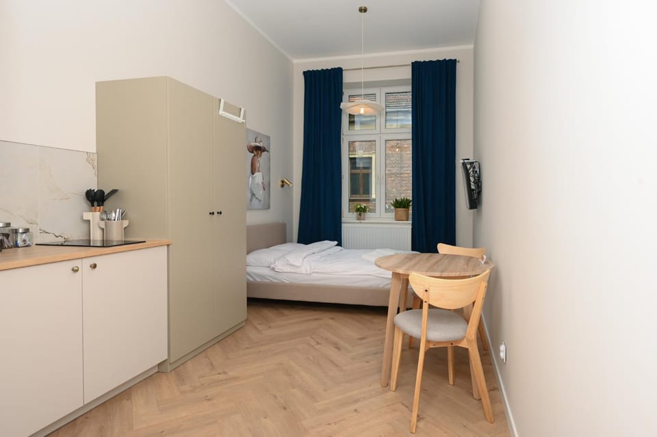 Bed, Kitchen or kitchenette, Photo of the whole room