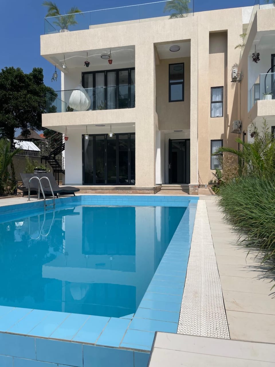 Property building, Pool view