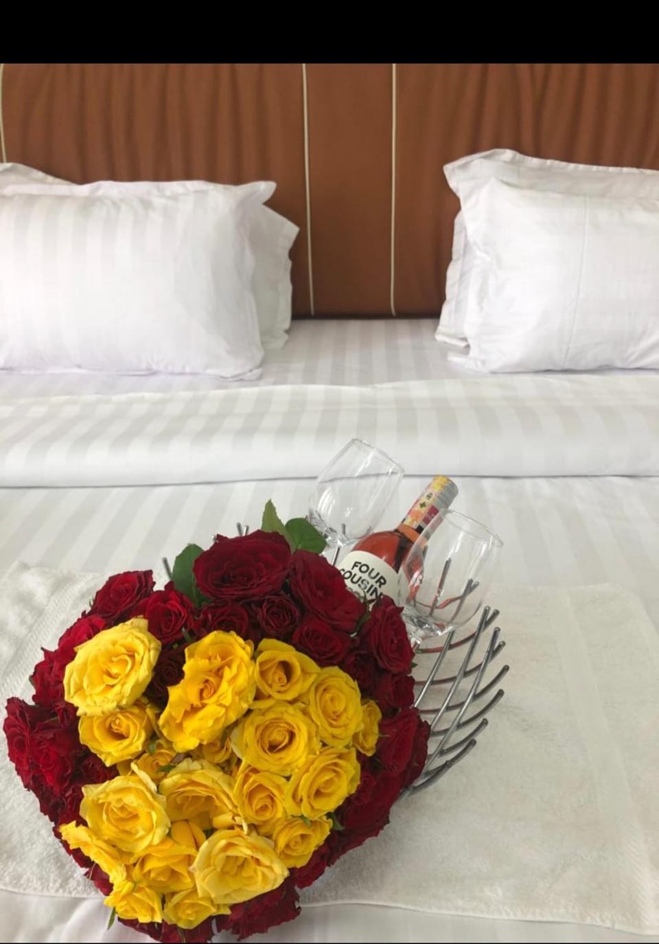 Bed, Bedroom, Alcoholic drinks