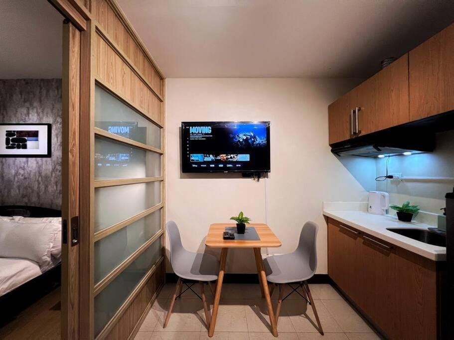 Citispace 1BR Condotel Suite at Ridgewood Towers Near BGC Airport #RW11A Apartment in Makati