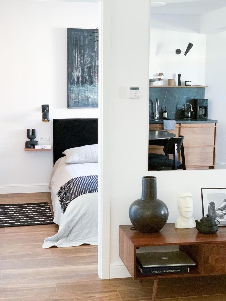 Bed, Kitchen or kitchenette, Photo of the whole room, Bedroom