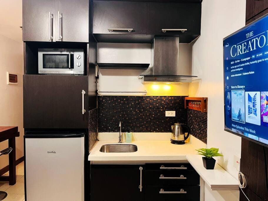 Citispace 1BR Condotel Suite at Ridgewood Towers Near BGC Airport #RW12A Apartment in Makati