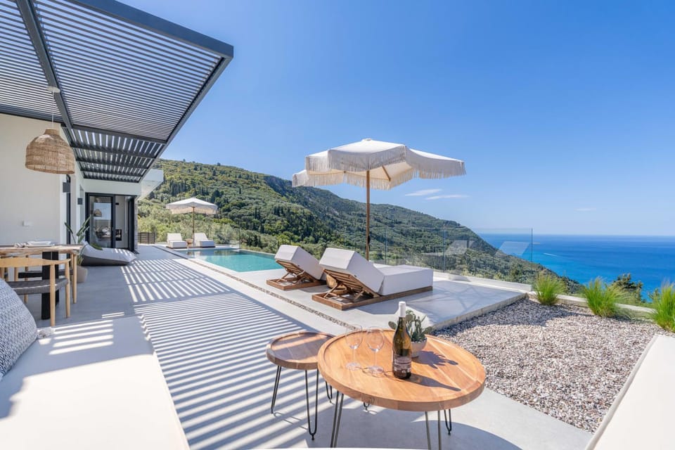 Property building, Balcony/Terrace, Living room, Swimming pool