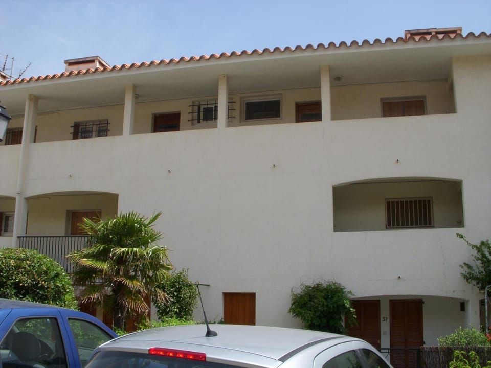 Property building, Parking