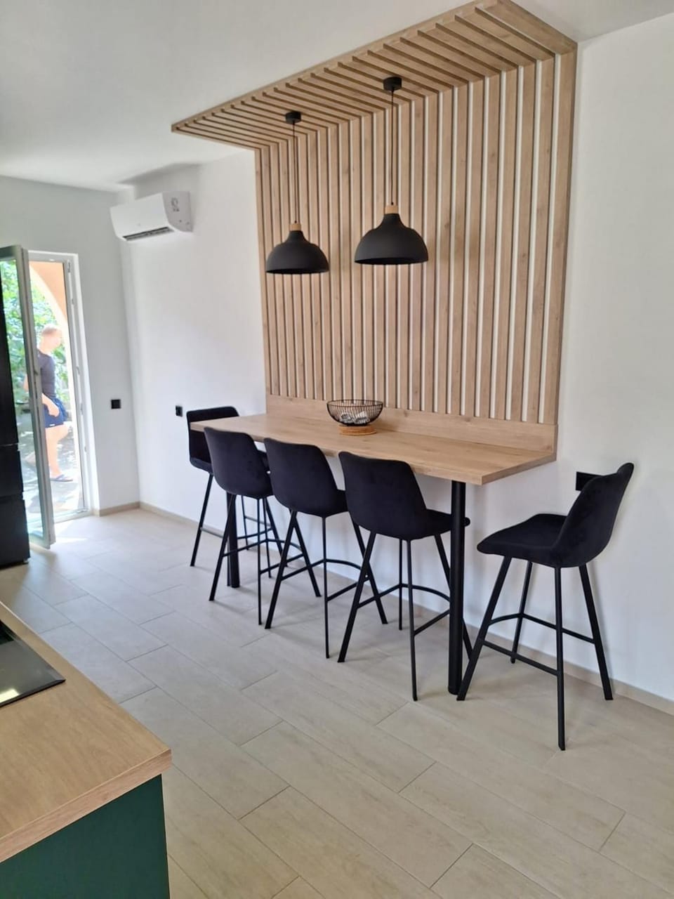 Kitchen or kitchenette, Seating area