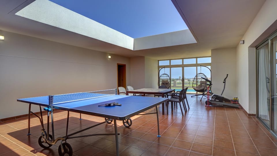 Game Room, Table tennis, Inner courtyard view