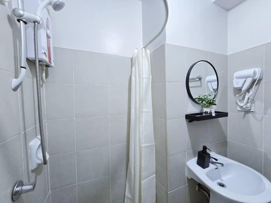 Citispace 1BR Condotel Suite at Ridgewood Towers Near BGC Airport #RW14A Apartment in Makati