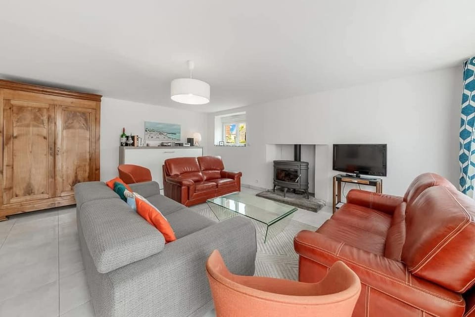 Communal lounge/ TV room, TV and multimedia, Living room, Seating area